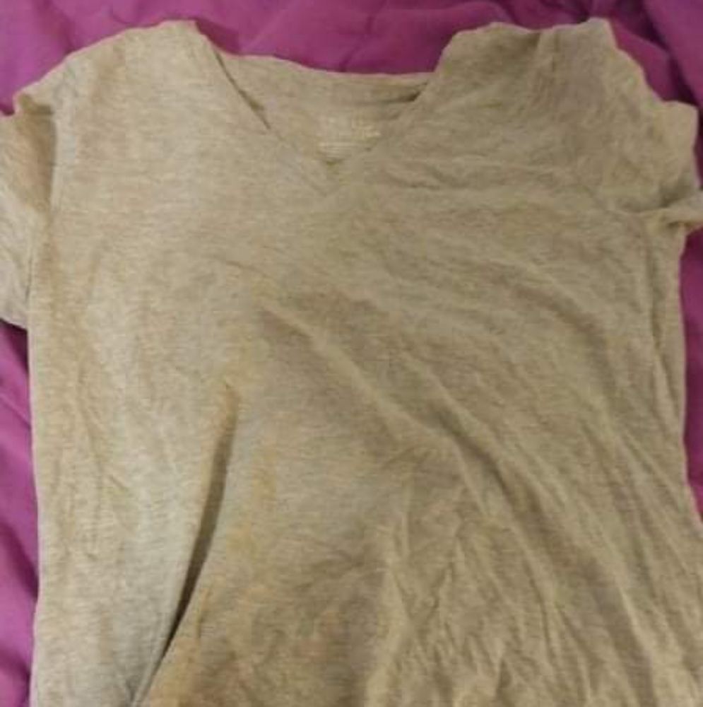 Gray short-sleeved tee-shirt